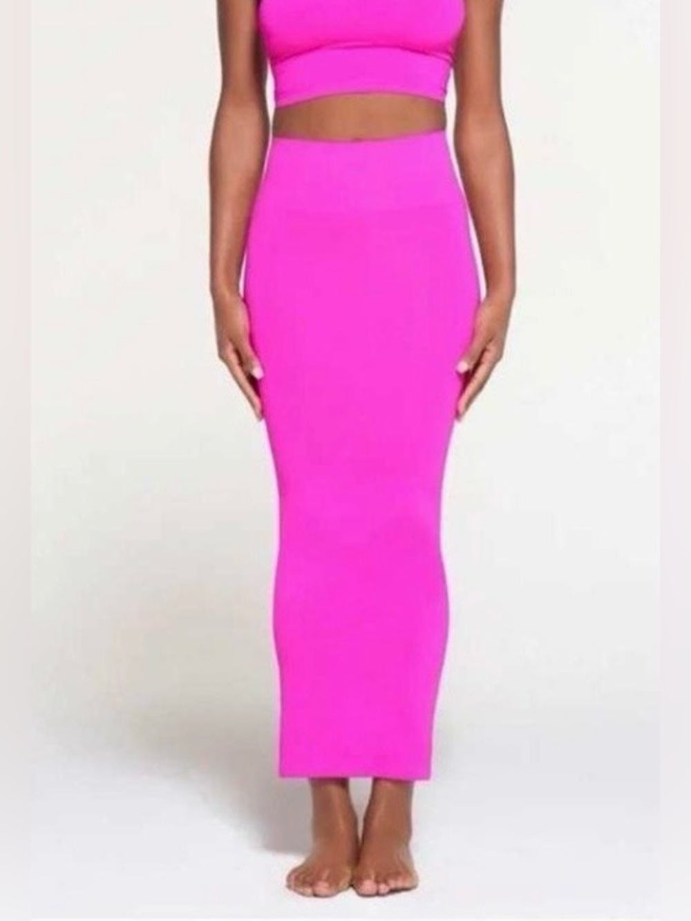 SKIMS Soft Smoothing Seamless Long Tube Maxi Skirt Hot Pink Small